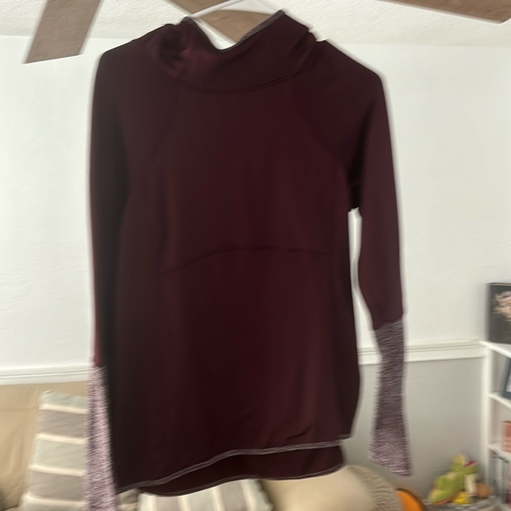 Burgundy shirt with hood